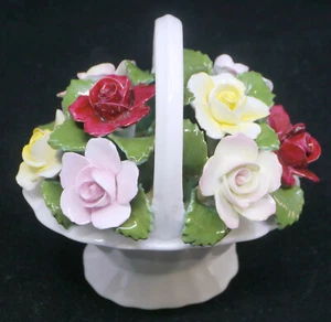 VINTAGE AYNSLEY ENGLISH BONE CHINA BASKET OF FLOWERS, ROSES FIGURINE, 4.5 INCHES - Picture 1 of 8