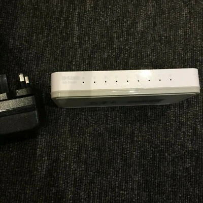 D-LINK GO-SW-8E GENUINE 9 PORT GIGABIT + PSU  UK SELLER FREE P&P  B15 - Image 1 of 4