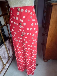 Ladies Red Floral Patern Maxi Skirt Size 20 Unwanted Gift - Picture 1 of 3
