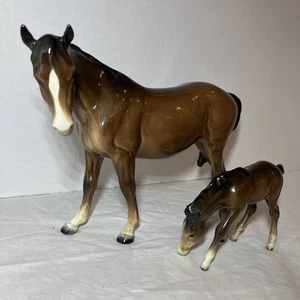 Beswick England Porcelain Figurine Bay Mare 8” Facing Left 976 & A Foal 4” Read! - Bild 1 von 13