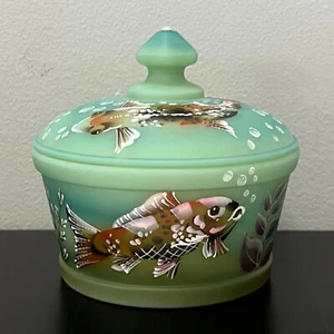 Plato de caja de dulces de mantequilla cubierta de pescado Koi de vidrio de jadeíta Fenton LE JK Spindler #2/30 - Imagen 1 de 12