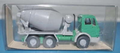 Wiking 20682 (682/4B) Mercedes Benz Cement Mixer w/Mirror Openings - NEW in Box - Image 1 of 4
