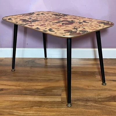 Chalford Glos Arnold Designs Ltd Floral Side Coffee Table | Flowers 50s/60s Prop - Image 1 of 4