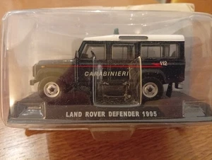 Land Rover Defender. 1995. Carabinieri. Modellino. - Foto 1 di 7