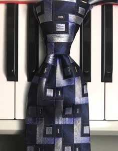 CRAZY HORSE von CLAIBORNE Co./Saphirblau & Silber Zick-Zack geometrische Seidenkrawatte - Bild 1 von 10