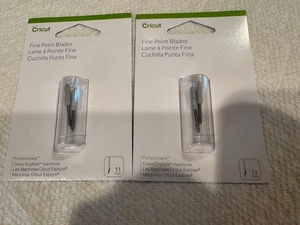 NEU MENGE 2/4 Cricut feine Spitze Klingen 1,1 mm VERSIEGELT, INSGESAMT 4 KLINGEN F EXPLORE - Bild 1 von 1