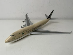 Hogan SaudiI Arabian Passenger Airplane Aircraft Plane Model - Parts Broken - Picture 1 of 18