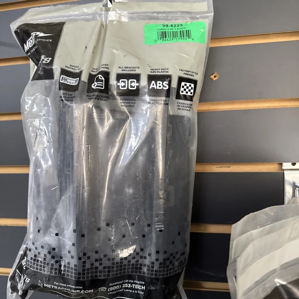 Комплект для установки в приборную панель Metra 99-8223S с одним DIN для Toyota Corolla 2009-2013 годов выпуска - Изображение 1 из 1