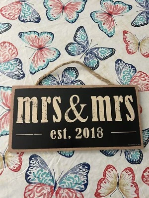 Mrs & Mrs Est 2018 Foto 1 de 2