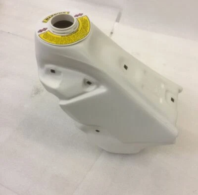 Tanque de gasolina IMS de gran tamaño de 3,0 galones blanco | Yamaha YZ250 1996 - 2001 Foto 1 de 4