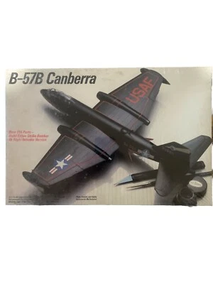 Testors Italeri B-57B Canberra Model Kit 1:72 Scale Sealed #698 - Image 1 of 4