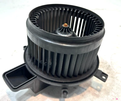 JEEP GRAND CHEROKEE 2014-2021 DIANTEIRO HVAC A/C AQUECEDOR VENTILADOR MOTOR FABRICANTE DE EQUIPAMENTO ORIGINAL - Imagem 1 de 4