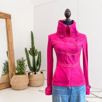 Chaqueta ajustada rosa Lululemon para mujer 4 Admiral militar cinta lateral botón puño Foto 1 de 4