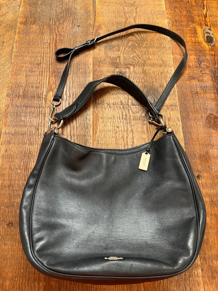 Bolso de Hombro COACH Nomad Hobo - Cuero Curtido Negro - Poco Uso - $495 Foto 1 de 4