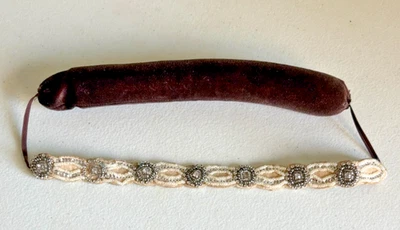Elegante diadema vintage con cuentas - crema y plata Foto 1 de 4