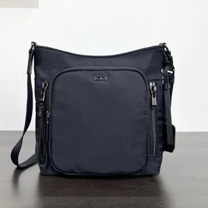 tumi VOYAGEUR "Taylor" Crossbody Black Gunmetal 26 cm x 25,5 cm x 4,5 cm - Bild 1 von 6