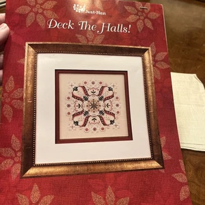 Just Nan "Deck the Halls!" gezählter Kreuzstich + Leinen OHNE Verzierungen - Bild 1 von 4