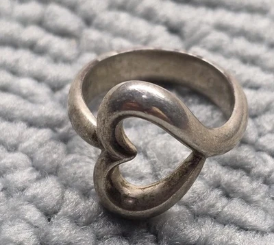 VTG Retired James Avery Abounding Heart Ring .925 Sterling Silver Size 6 - Image 1 of 4