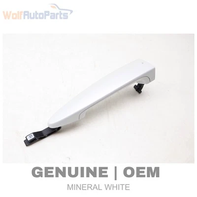 2011-2013 BMW 335IS - Right Exterior DOOR Handle 7207562 - Image 1 of 4