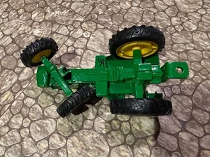 ERTL John Deere 3140 Diecast - Picture 1 of 4