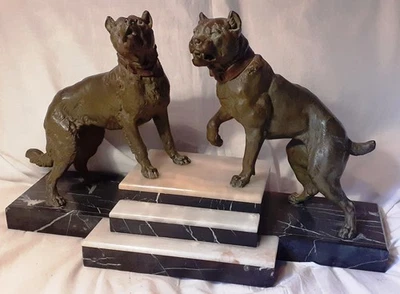 SCULPTURE EN REGULE GROUPE CHIENS MOLOSSES D’APRES CHARLES VALTON - Photo 1/4