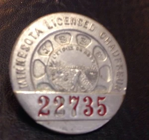 Insignia de licencia de chofer de Minnesota de 1936 # 22735 Insignia original - Imagen 1 de 6