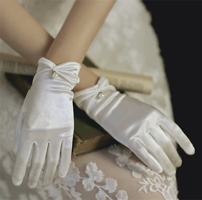 Mujer Fiesta Baile de graduación Ópera Nupcial Disfraz Elegante Volantes Ribete Perla Satén Guantes Cortos Foto 1 de 4