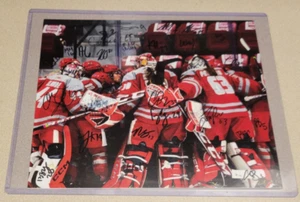2024-25 SACRED HEART UNIVERSITY PIONEERS WOMEN'S HOCKEY TEAM SIGNED PHOTO AUTO - Picture 1 of 3