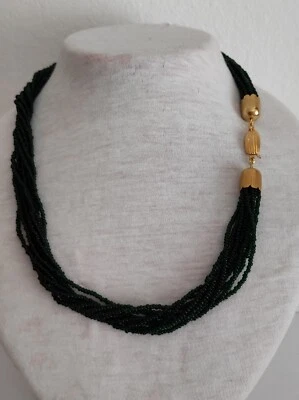 Collana torchon con conteria in vetro Collana multifili colore verde scuro - Immagine 1 di 4