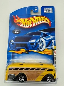 Hot Wheels 2001 First Editions Surfing School Bus Collector No 014 - Picture 1 of 7