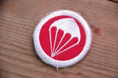101st Airborne Paratrooper Parachute On FE cap patch ARTILLERY - Miss Drop 44 - Image 1 of 2