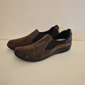 CLARKS Cloudsteppers Marrone Nubuck Donna 9M Tessuto Tomaia Morbida Casual Comfort - Foto 1 di 9