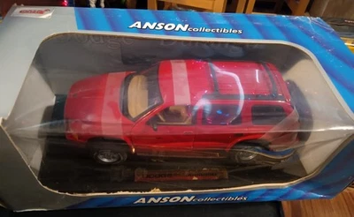 Anson Dodge Durango SUV 1/18 Scale Diecast Metal Model Replica Red - Image 1 of 4