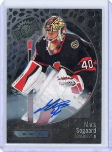 2022-23 Skybox Metal Universe Mads Sogaard #169 Rookies Silver FX /349 Auto RC - Bild 1 von 2