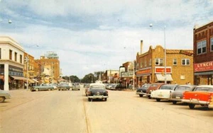 Grand Avenue 5th Street SPENCER, IOWA Lynch Drogerie Clay County 1955 Postkarte - Bild 1 von 2