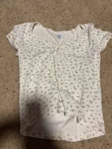 T-shirt Brandy Melville verde floreale - Foto 1 di 4