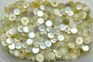 15mm 24L Light Soft Cream Pearlescent Polished Shank Small Buttons Button K225 - Picture 1 of 1