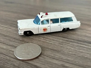 Matchbox Lesney #54-B S&S Cadillac Ambulance - Picture 1 of 9