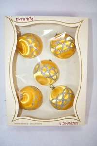 VINTAGE PYRAMID UNBREAKABLE/DECORATIVE ORNAMENTS YELLOW SATIN SILVER GLITTER - Picture 1 of 9