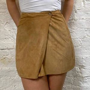 Unbranded Mini Skirt - 25W UK 6 Beige Suede - Picture 1 of 6