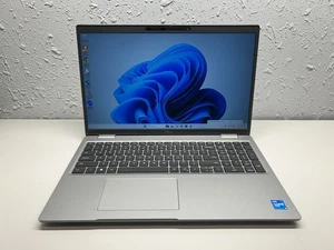 Dell Latitude 5520 15,6 FHD Laptop i5 1145G7 @4,40Ghz 16GB 512GB SSD Windows 11 - Bild 1 von 4