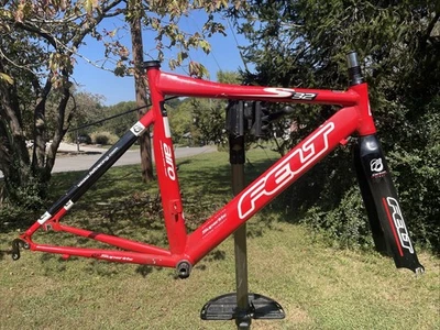 Felt S32 SuperLite Road Bike Frame 50cm - 650c - Carbon Fork - Aero Tri Bike - - Image 1 of 4