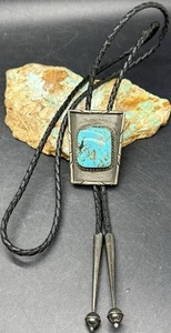 Corbata Bolo Fina Antigua Peón Navajo Artesanal Plata de Ley y Turquesa Sin Reserva - Imagen 1 de 17