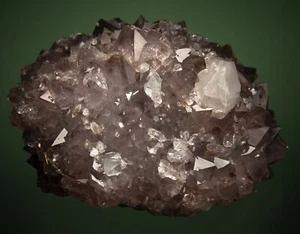 Fluorapofilita-(K) sobre cuarzo var. Amatista, Nasik, Maharashtra, India 2212-079 - Imagen 1 de 5