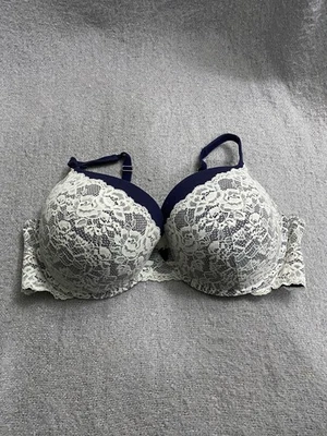 Torrid Curve Plunge 46DD  White Lace Navy Bra - Image 1 of 4