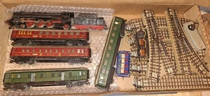 Marklin Pre War Set HO Treno Set Locomotiva a Vapore con 4 Auto e Carichi di Pista LEGGI - Foto 1 di 15