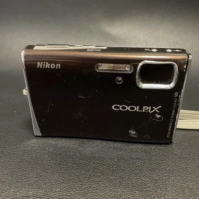 Nikon COOLPIX S50 7.2MP Digital Camera - Image 1 of 2