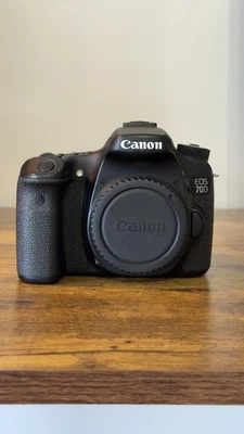 Canon EOS 70D 20.2 MP BUNDLE! | Two Lenses and more! | Shutter Count: 7418 - Image 1 of 4