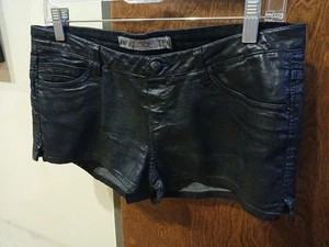 ZARA 'TRF DENIM' schwarze gewachste Jeansshorts - Bild 1 von 5