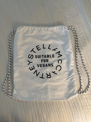 Mochila antipolvo Stella McCartney blanca con cuerdas Foto 1 de 4